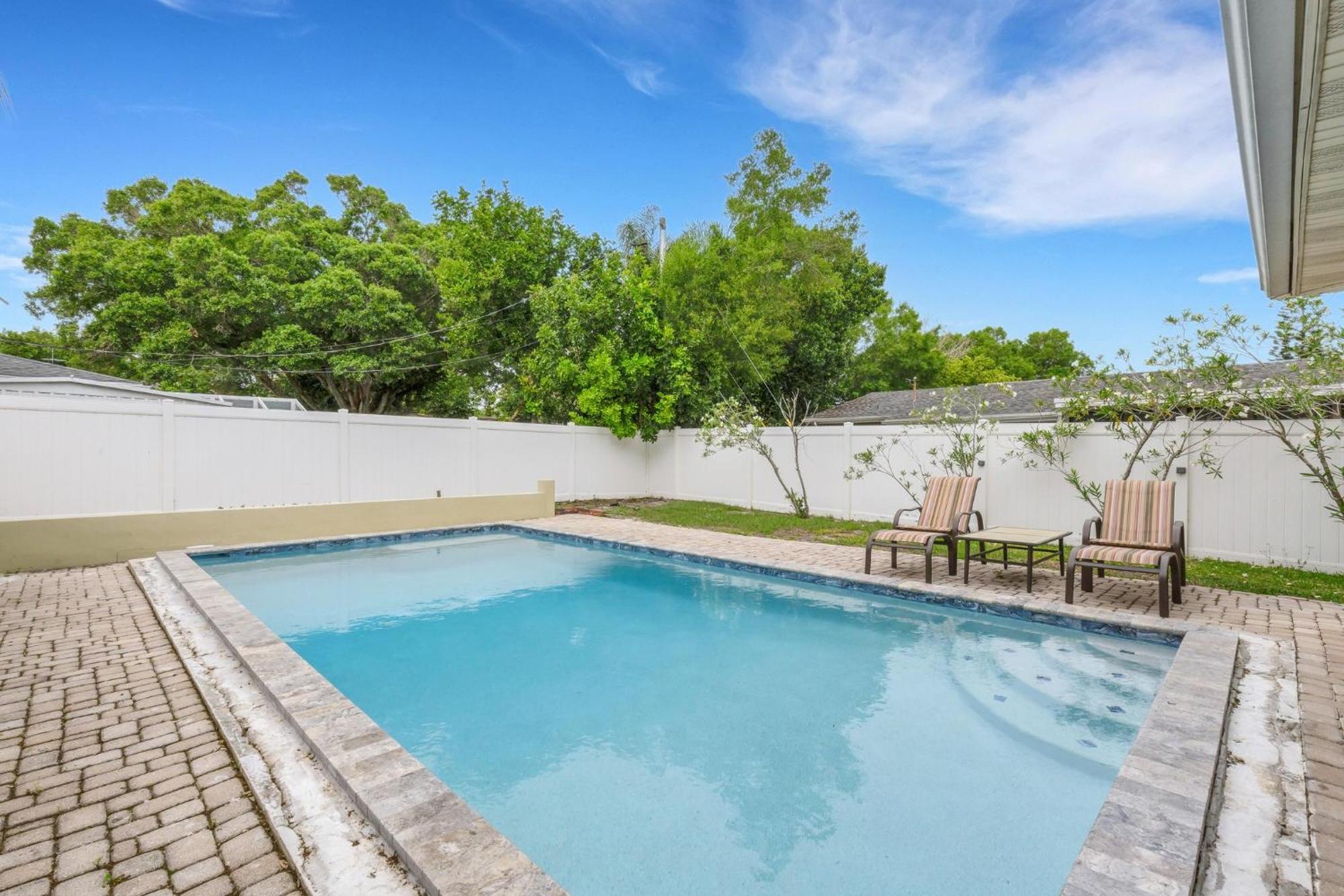 Sandy Retreat Pool Home - Vacation Rental Clearwater Exterior photo