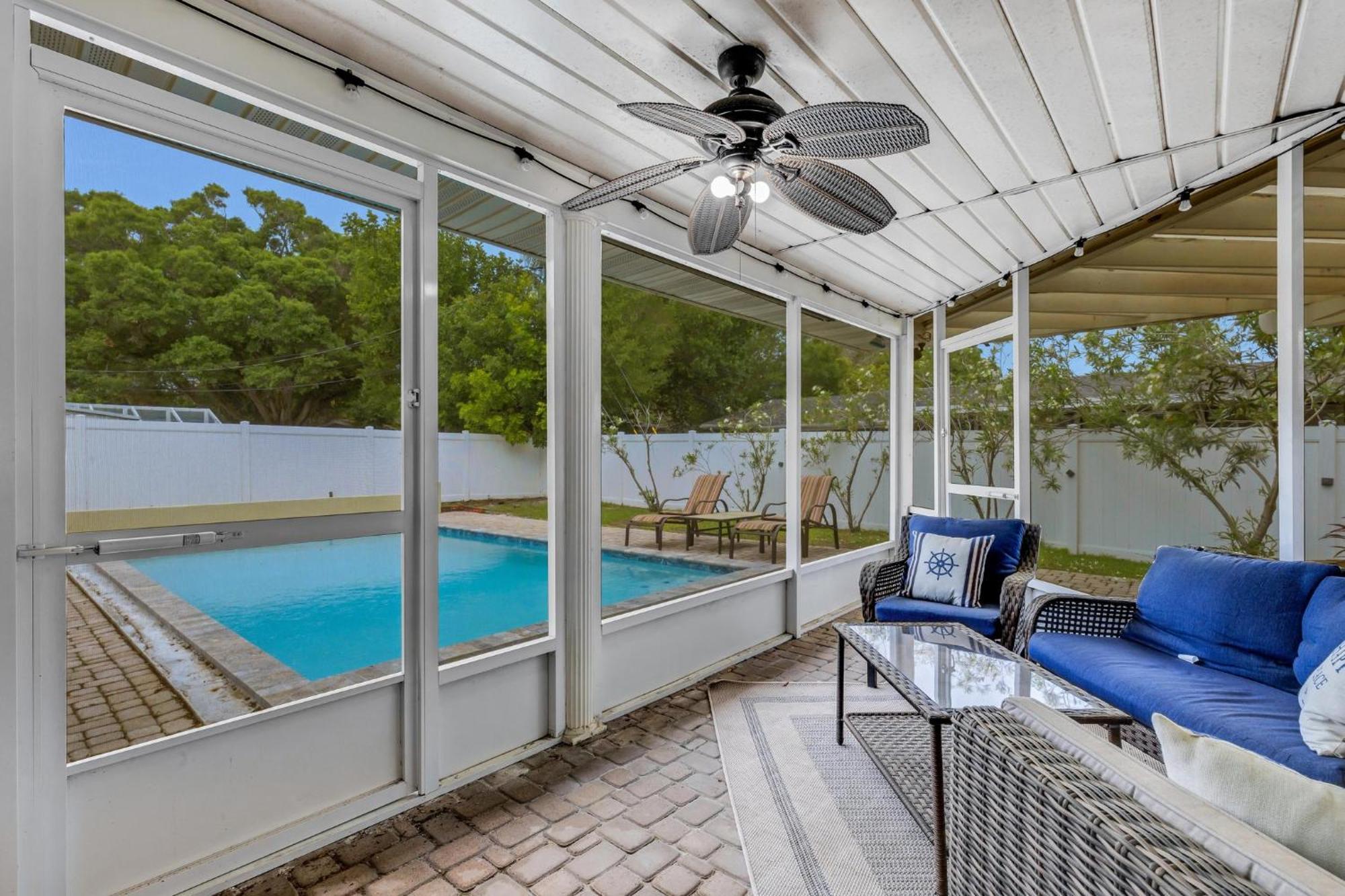 Sandy Retreat Pool Home - Vacation Rental Clearwater Exterior photo